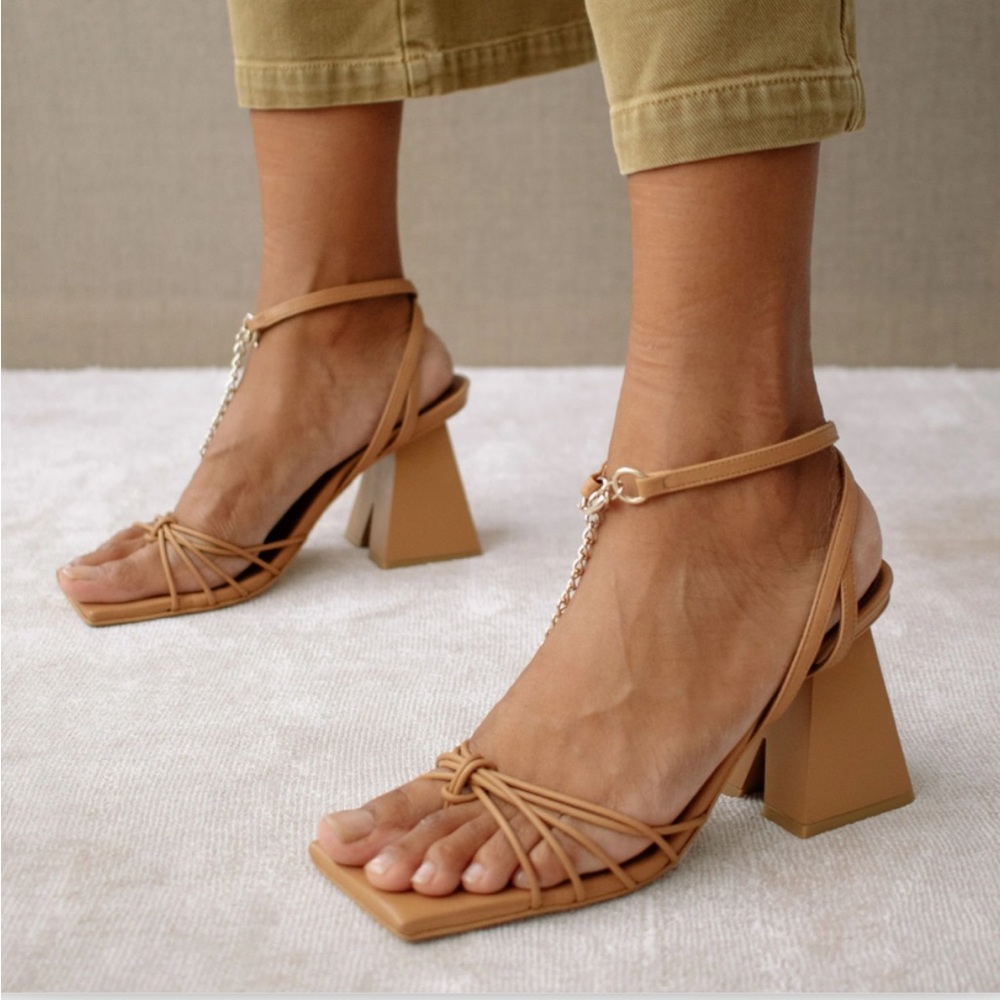 Alohas Cactus Block Heel Leather Sandals, Camel Tan Color, Size 39 8.5